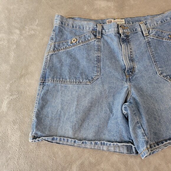 Faded Glory Womens Shorts 18 Plus Medium Blue Denim Zip Fly Pockets SHO4E - Picture 3 of 8